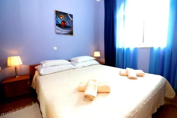 Guest house Apartments Mira Porat  Croatia