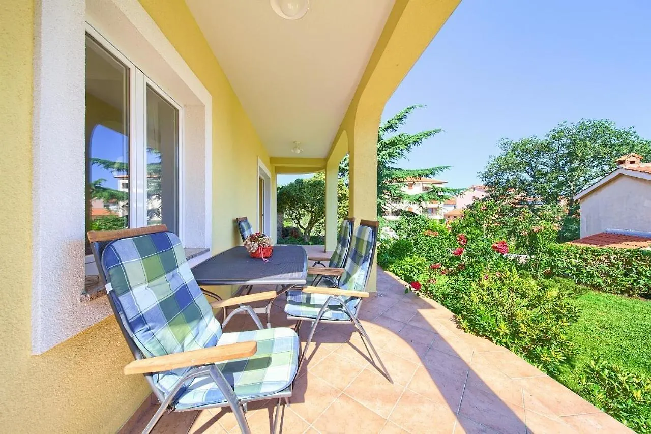 Guest house Apartments Mira Porat