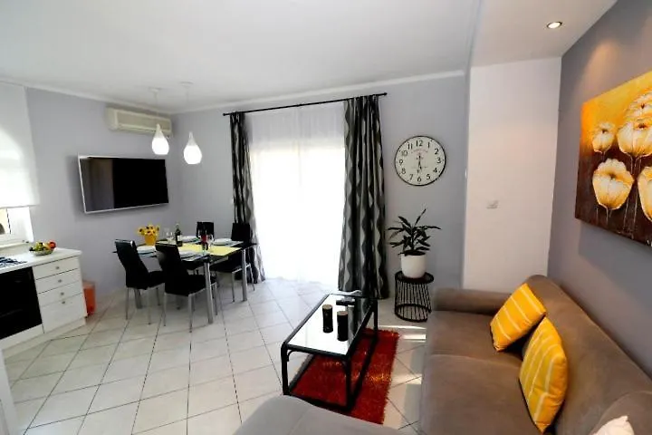Apartments Mira Porat  0*, Porat (Krk) Croatia