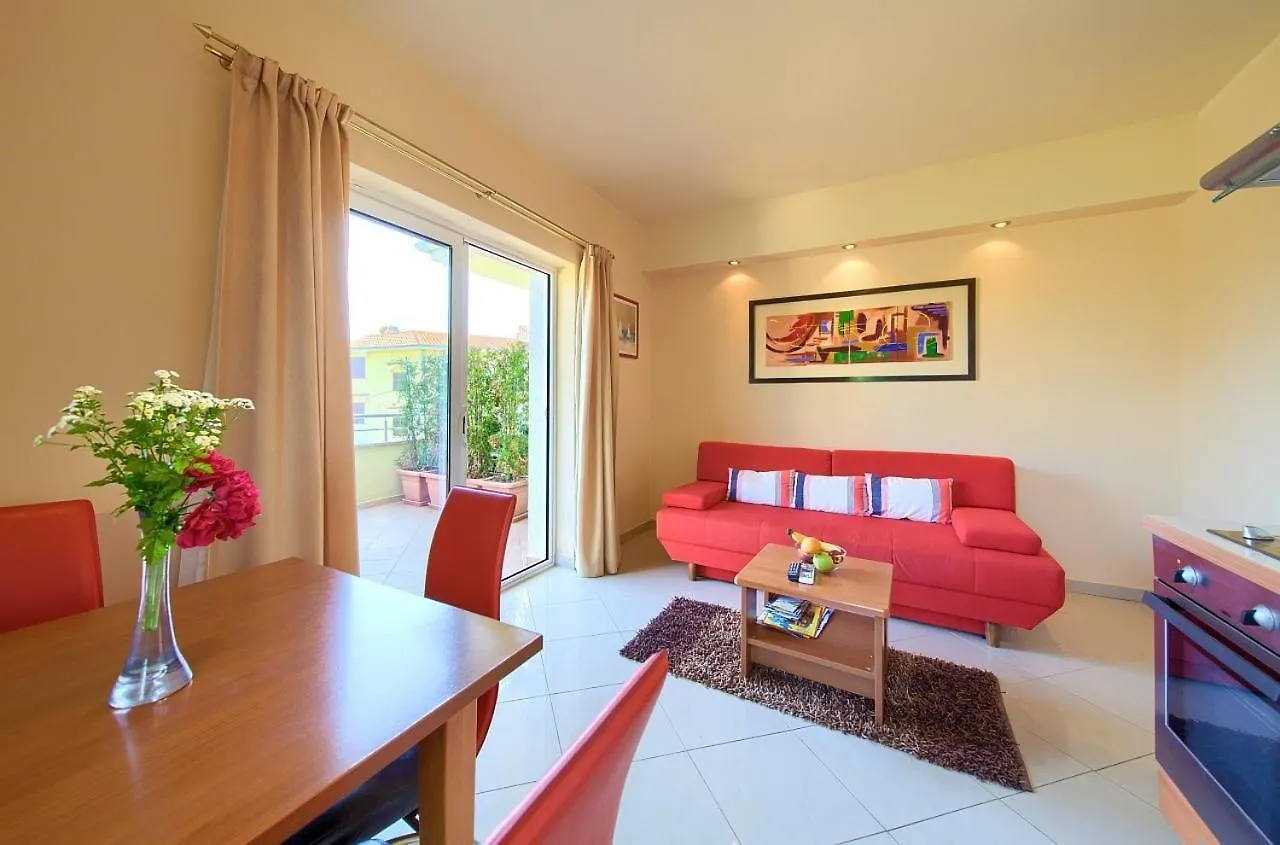 Guest house Apartments Mira Porat