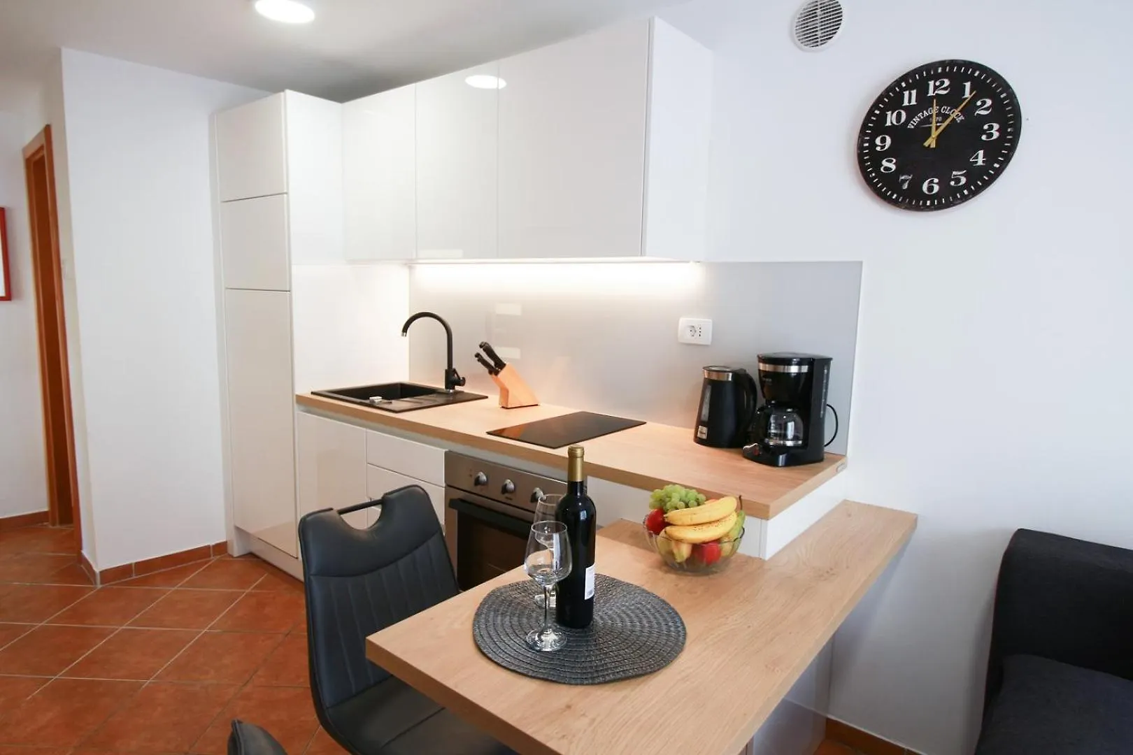 Apartments Mira Porat  Guest house